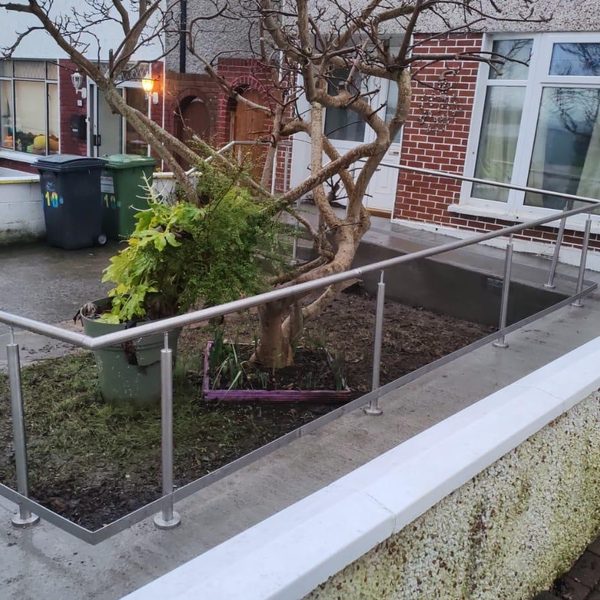 Multiple bends handrail